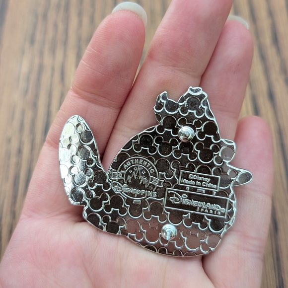 Disney Pin Set - Picture 4 of 9